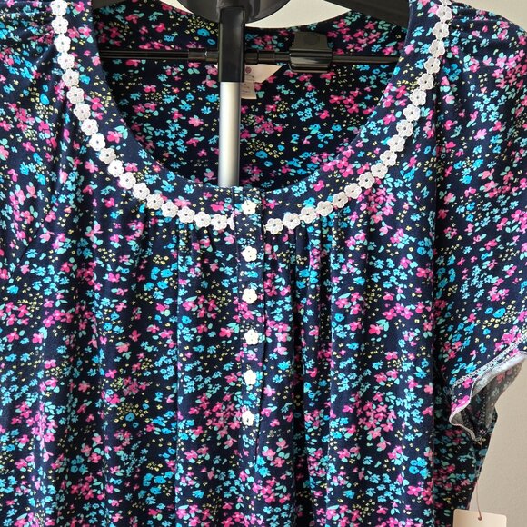 NWT - Secret Treasures Blue Floral Short Sleeve Gown – Size 16–18 - Picture 2 of 6